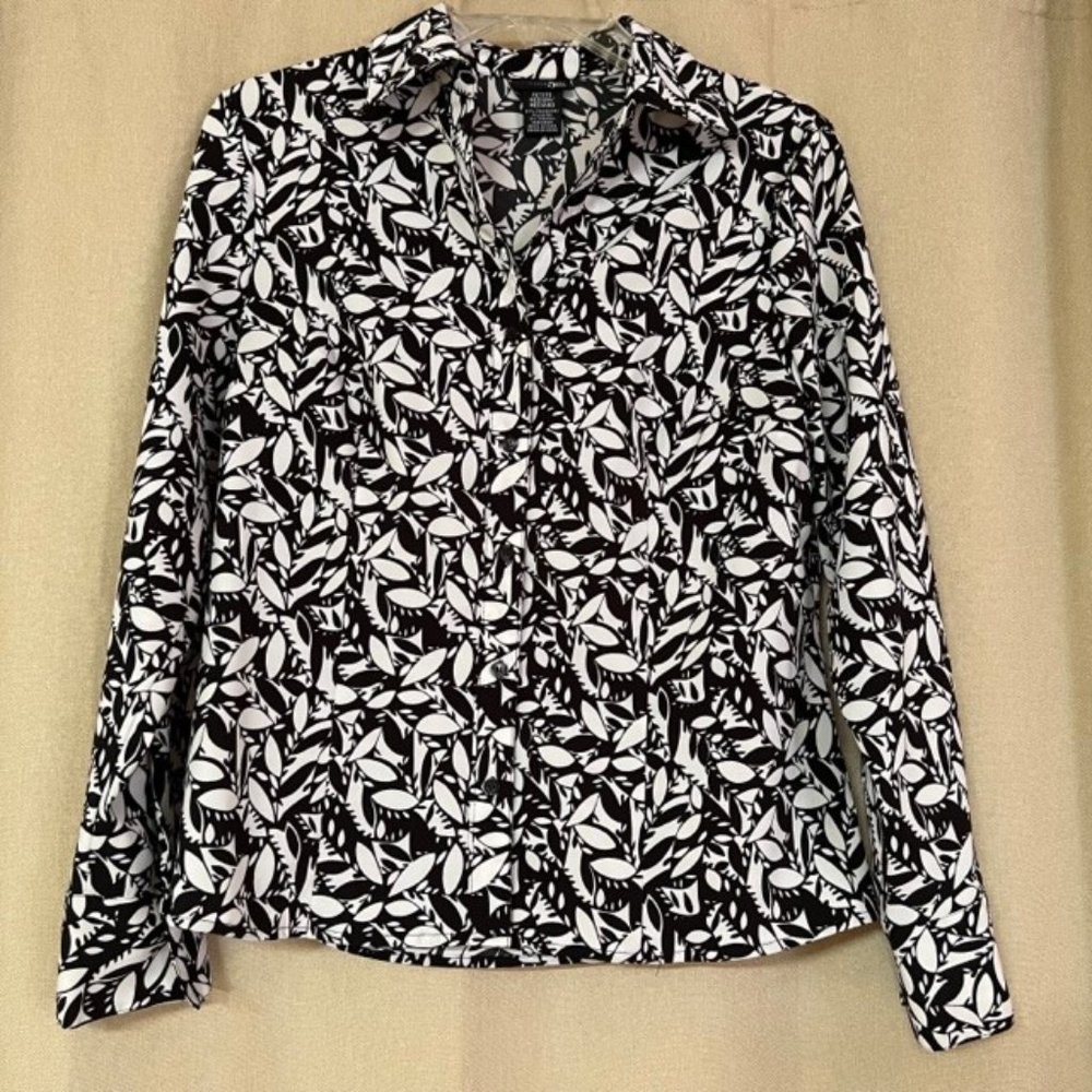 East 5th Black and White Blouse, size Petite Medium